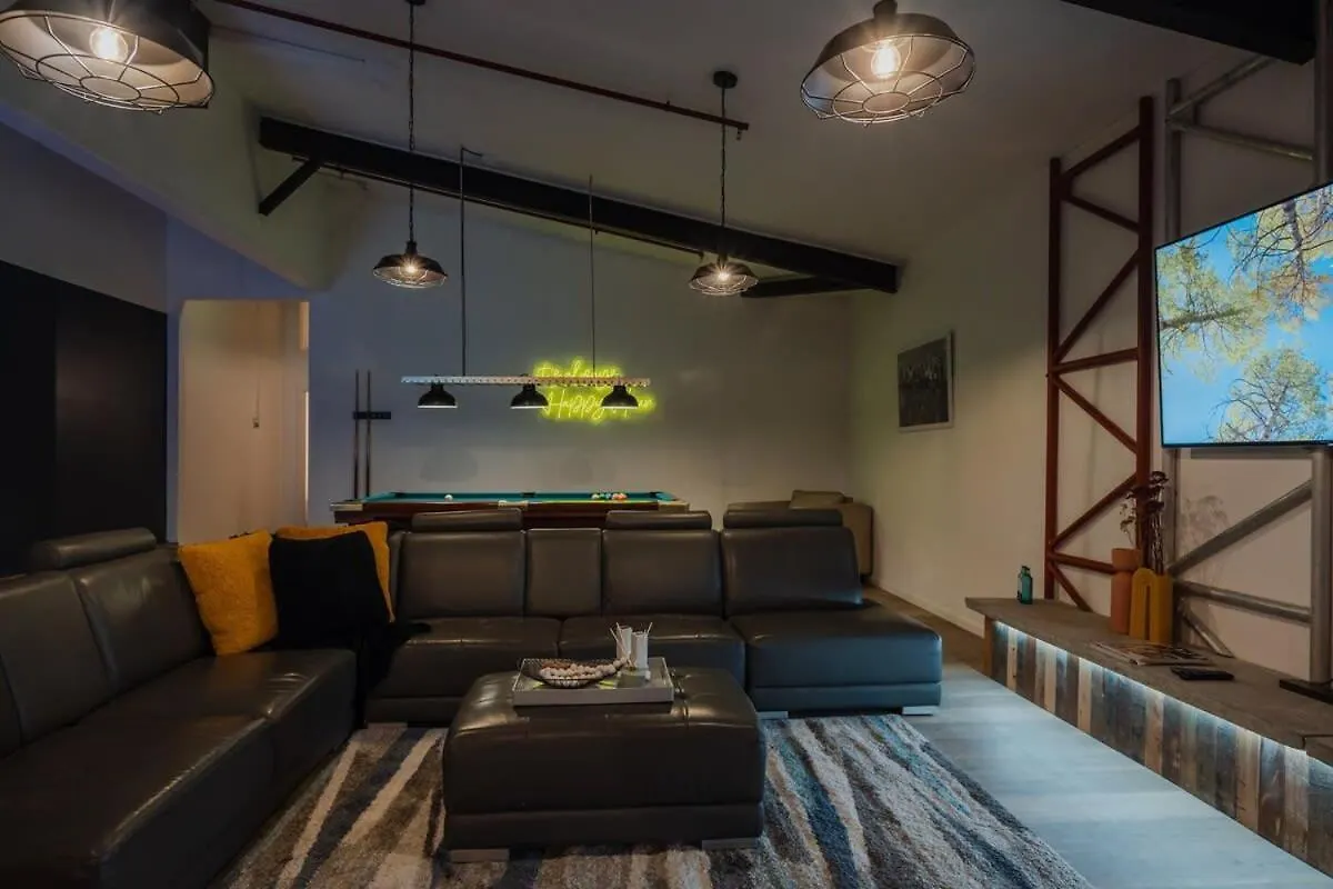 Central City Loft - Sleeps 10 Christchurch 0*,