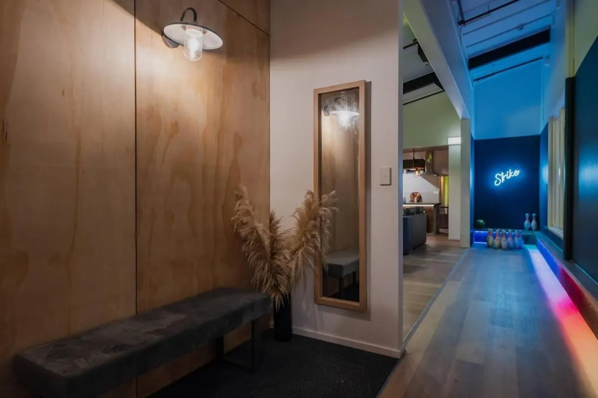 Central City Loft - Sleeps 10 Christchurch