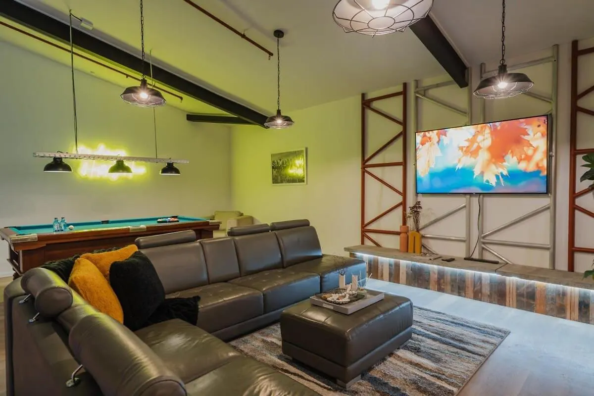 Central City Loft - Sleeps 10 Christchurch 0*,